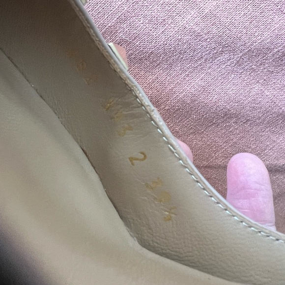 Valentino Garavani Rockstud Pebbled Poudre Caged Heels - Picture 9 of 13